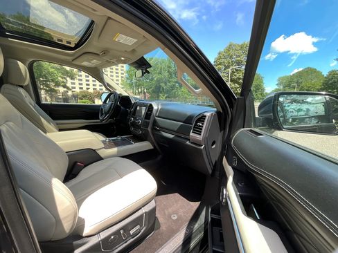 Used 2020 Ford Expedition Platinum AWD/4WD image 19