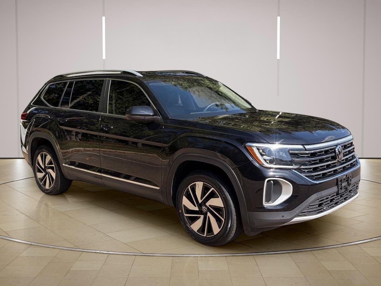 Used 2024 Volkswagen Atlas SEL AWD/4WD image 8