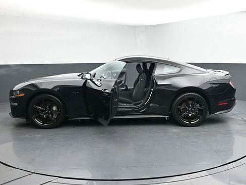 Used 2018 Ford Mustang GT w/ Black Accent Pkg RWD image 36