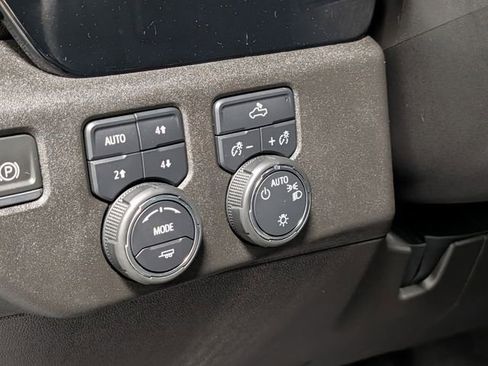Used 2024 Chevrolet Silverado 1500 LT AWD/4WD image 16