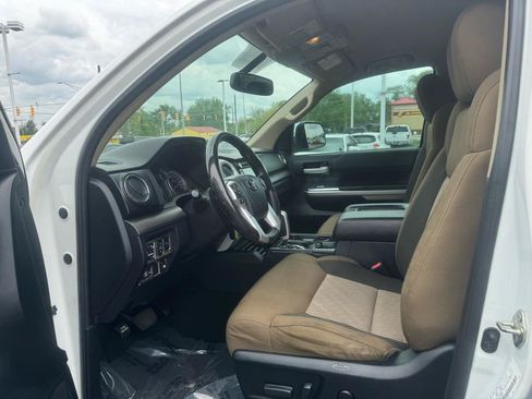 Used 2017 Toyota Tundra SR5 w/ SR5 Upgrade Package RWD image 21