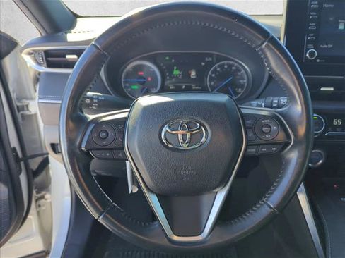 Certified 2022 Toyota Venza XLE image 16