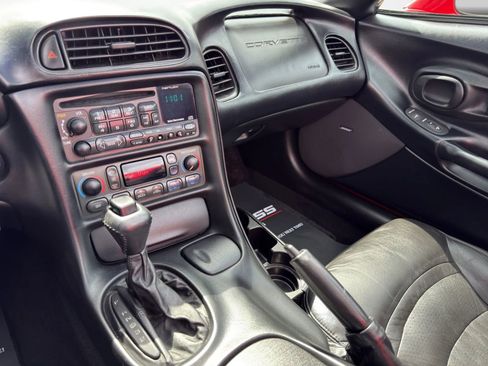 Used 2000 Chevrolet Corvette Convertible w/ Memory Pkg image 20