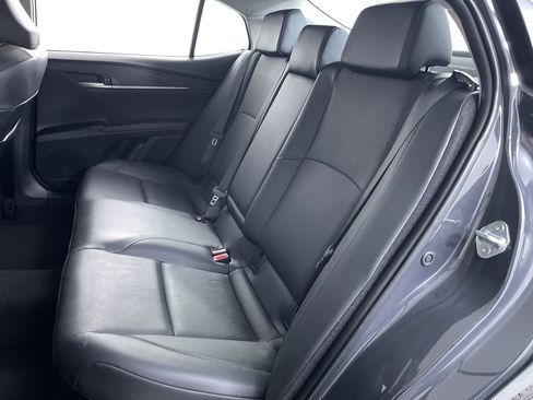 Used 2025 Toyota Camry XLE FWD image 19
