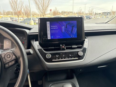 Used 2024 Toyota Corolla LE image 29