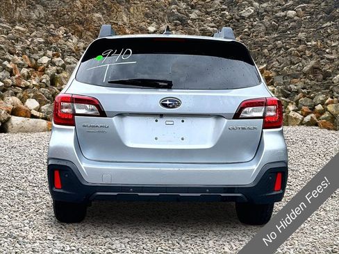 Used 2018 Subaru Outback 2.5i Limited AWD/4WD image 4
