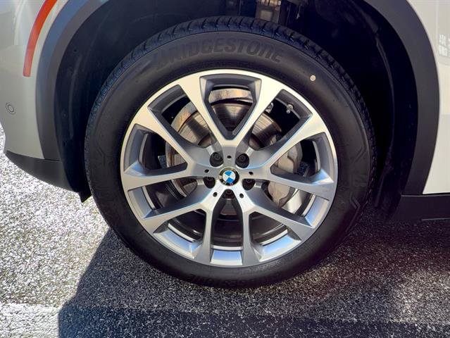Used 2022 BMW X5 xDrive40i w/ Premium Package AWD/4WD image 32