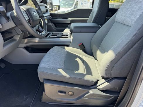 Used 2026 Ford F250 XLT w/ XLT Premium Package AWD/4WD image 14