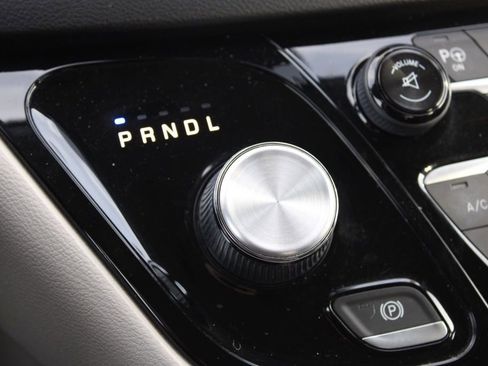 Used 2017 Chrysler Pacifica Touring-L Plus w/ Advanced Safetytec Group image 44