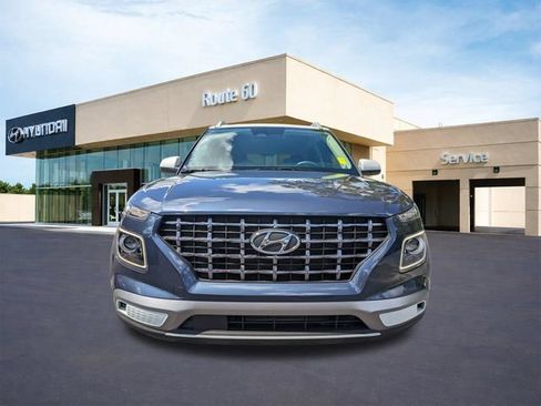 Certified 2023 Hyundai Venue Limited w/ Cargo Package FWD image 9