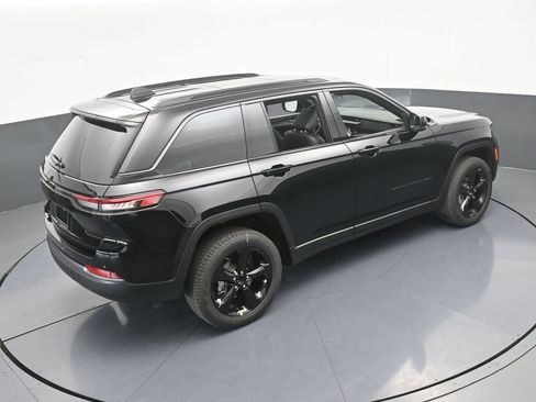 New 2026 Jeep Grand Cherokee Limited w/ Limited Altitude Package RWD image 46