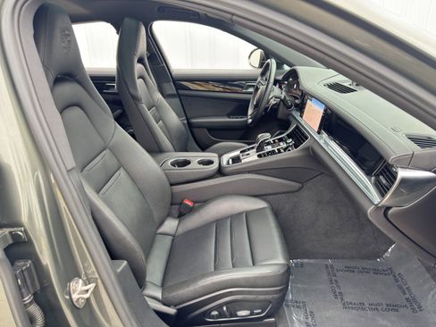 Used 2022 Porsche Panamera 4 image 16