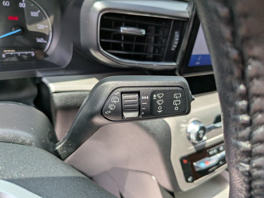 Used 2023 Ford Explorer XLT w/ Equipment Group 202A RWD image 35
