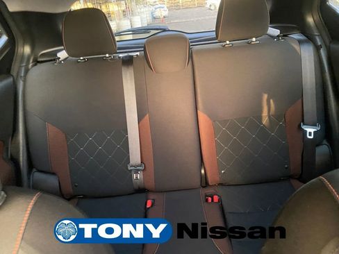 Used 2018 Nissan Kicks SR image 18