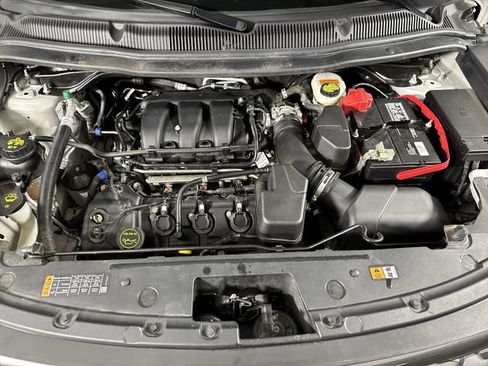 Used 2018 Ford Explorer XLT w/ Equipment Group 202A image 26