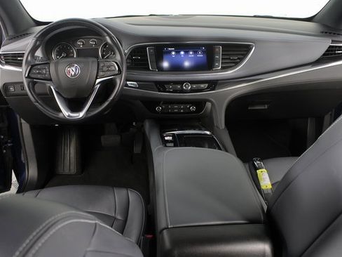 Used 2022 Buick Enclave Essence image 9