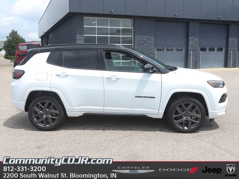 New 2025 Jeep Compass Limited w/ High Altitude Package image 8