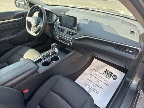 Used 2022 Nissan Altima 2.5 SV FWD image 23