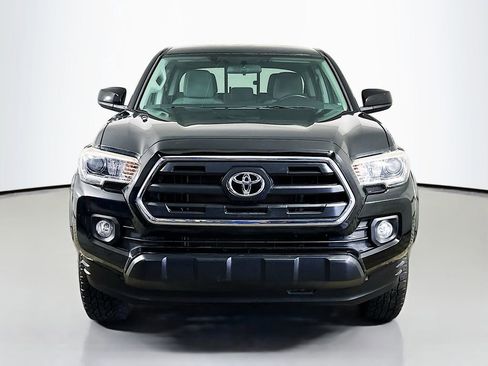 Used 2016 Toyota Tacoma SR5 image 2