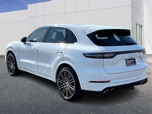 Used 2021 Porsche Cayenne Turbo image 3