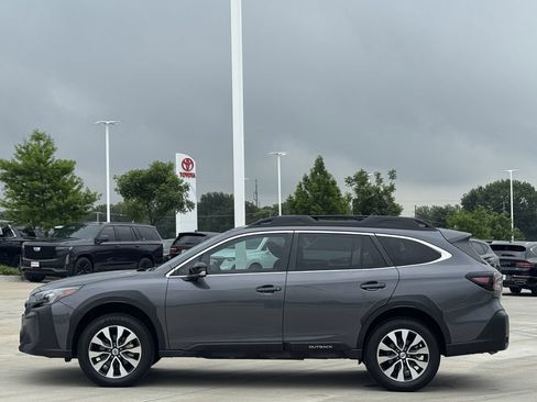 Used 2024 Subaru Outback Limited XT AWD/4WD image 3