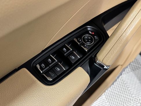 Used 2017 Porsche Cayenne Platinum Edition image 41