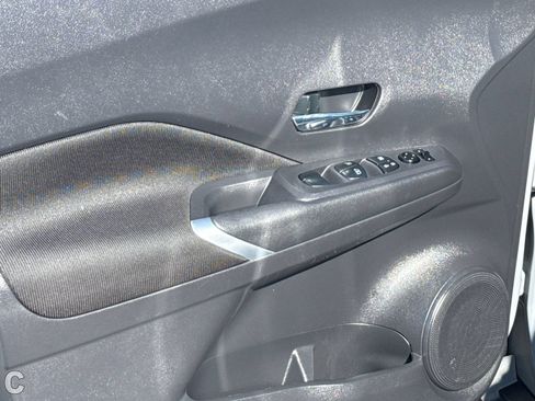 Used 2021 Nissan Kicks SV FWD image 16