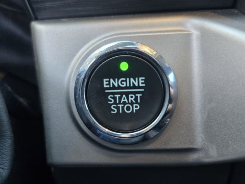 Certified 2021 Ford F150 XLT w/ Equipment Group 302A High image 16