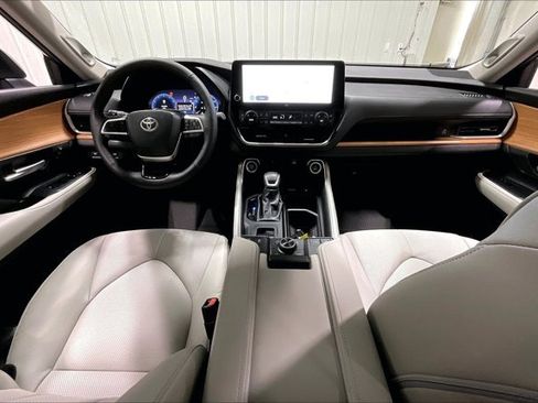 Certified 2026 Toyota Grand Highlander AWD image 15