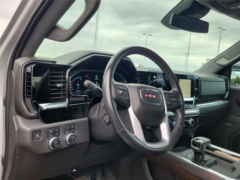 Used 2022 GMC Sierra 1500 SLT AWD/4WD image 19