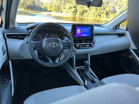 Certified 2024 Toyota Corolla Cross L image 12