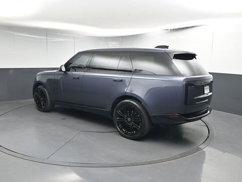 Used 2024 Land Rover Range Rover Long Wheelbase SE image 3