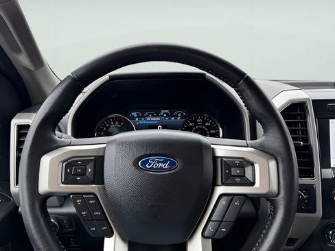 Used 2020 Ford F150 Lariat image 26