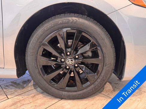 Used 2022 Toyota Camry LE w/ Convenience Package FWD image 1
