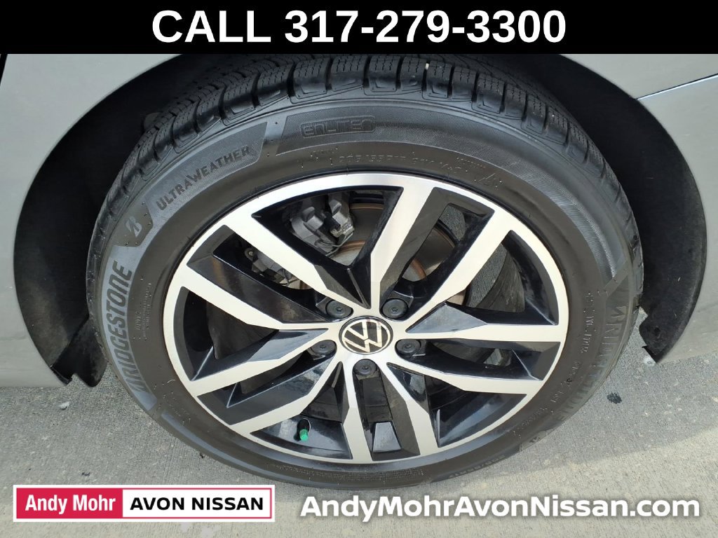 Used 2025 Volkswagen Jetta SE FWD image 12