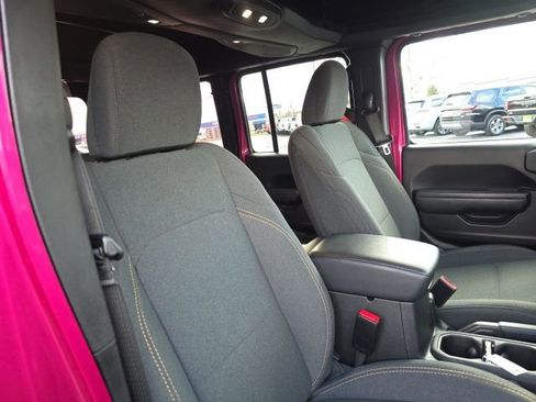 Used 2024 Jeep Wrangler Sport S image 36