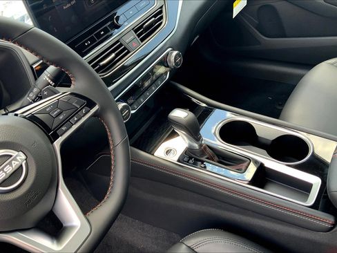 New 2025 Nissan Altima 2.5 SR w/ SR Premium Package image 8