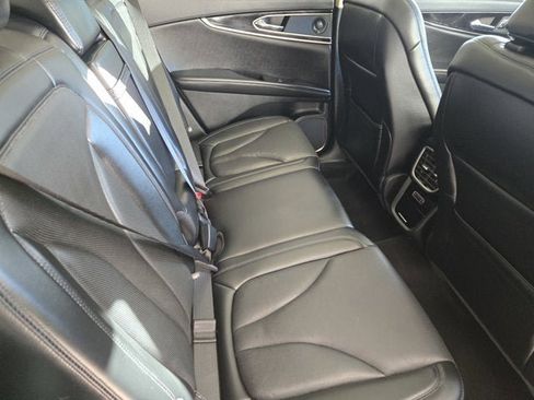 Used 2023 Lincoln Nautilus Reserve w/ Equipment Group 201A image 9