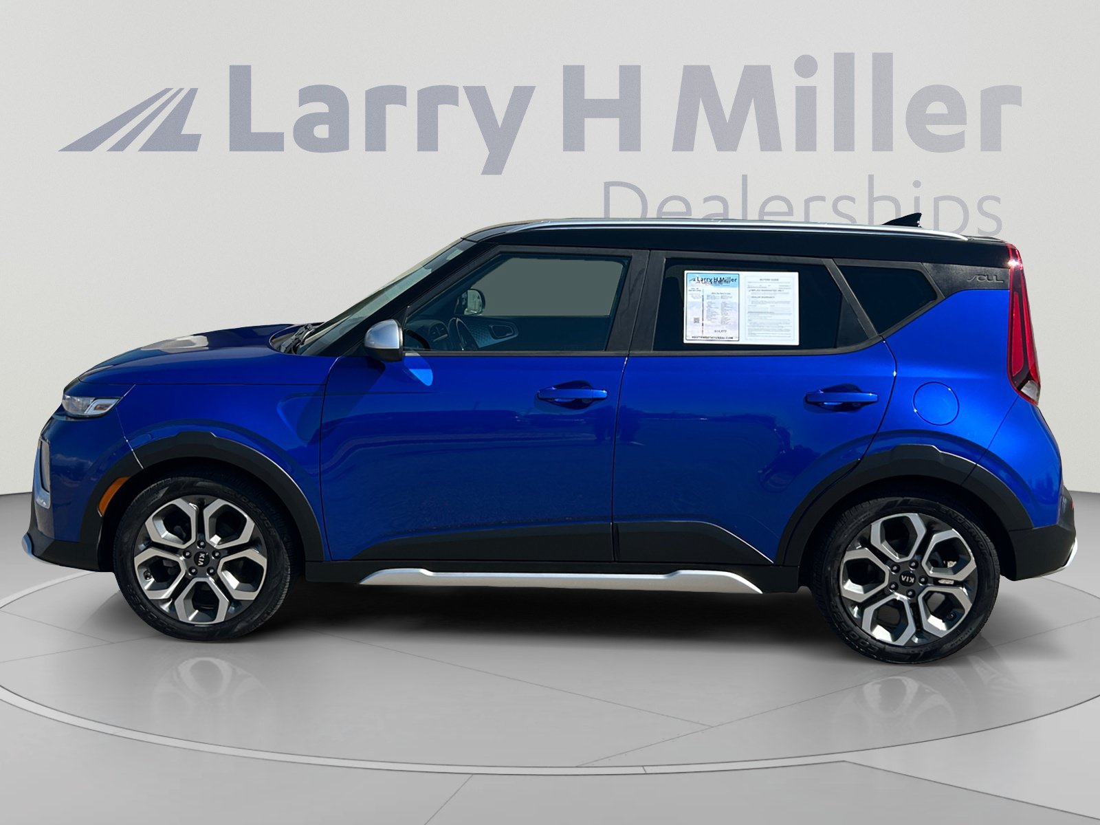 Used 2021 Kia Soul X-Line FWD image 3
