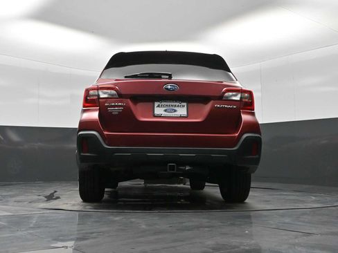 Used 2018 Subaru Outback 2.5i Premium image 24