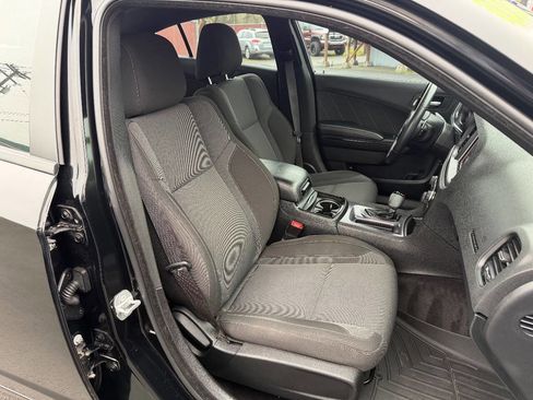 Used 2017 Dodge Charger R/T w/ Navigation & Travel Group image 26