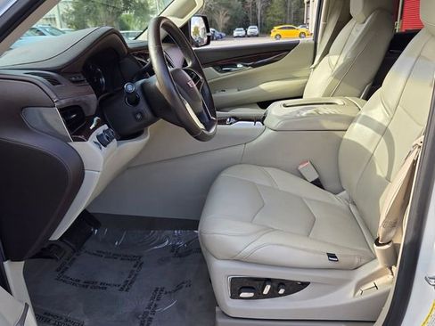 Used 2016 Cadillac Escalade Luxury image 9