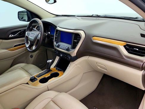Used 2017 GMC Acadia Denali w/ Technology Package FWD image 24