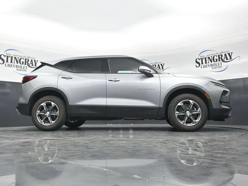 Used 2025 Chevrolet Blazer LT FWD image 36
