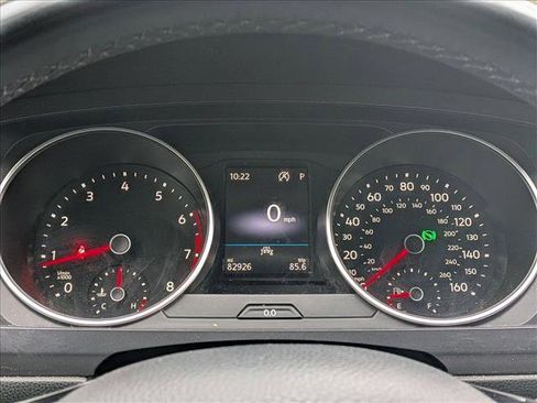 Used 2020 Volkswagen Tiguan SE image 12