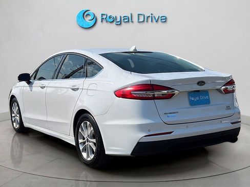 Used 2020 Ford Fusion SE FWD image 4