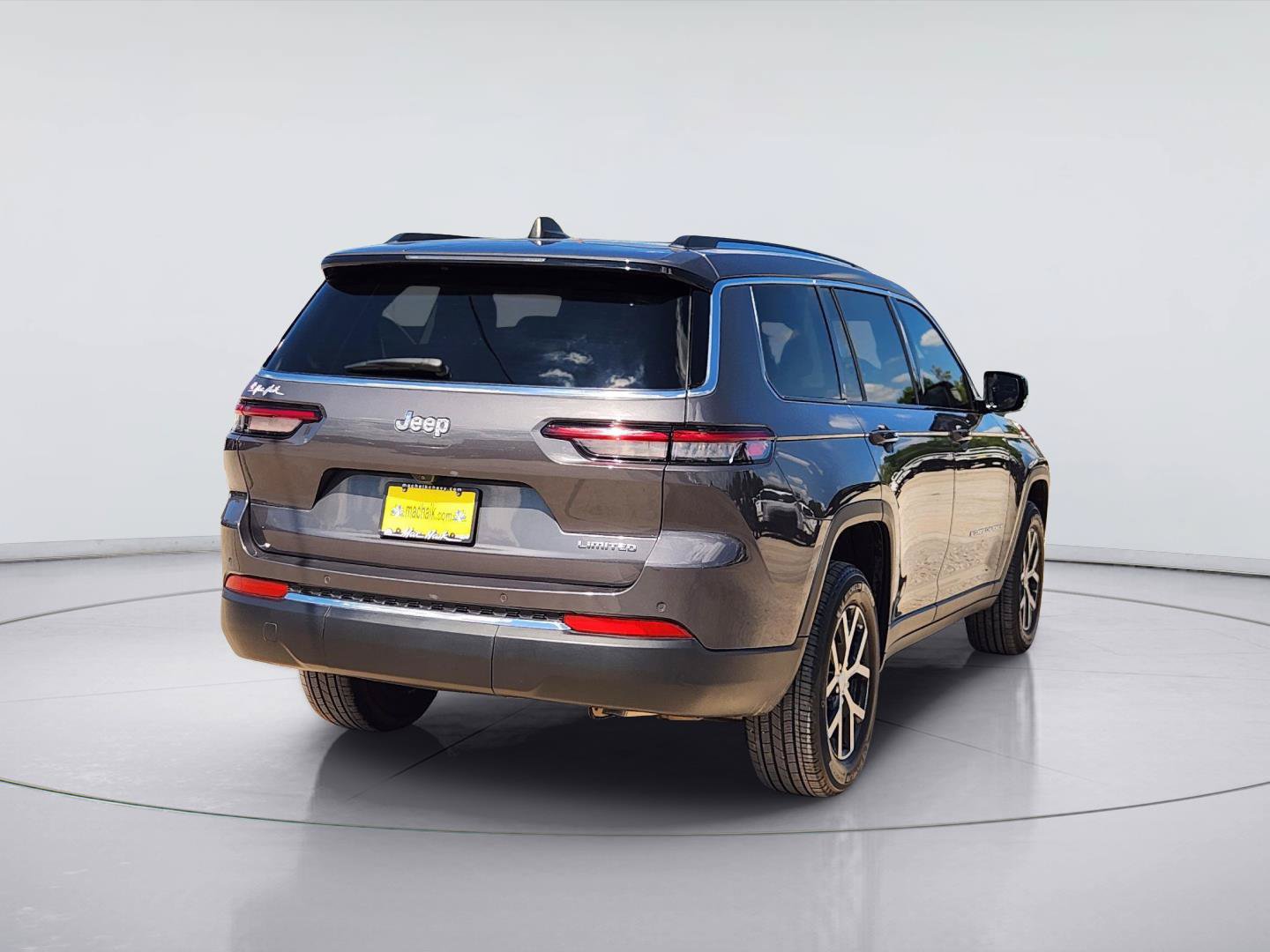Used 2023 Jeep Grand Cherokee L Limited RWD image 7