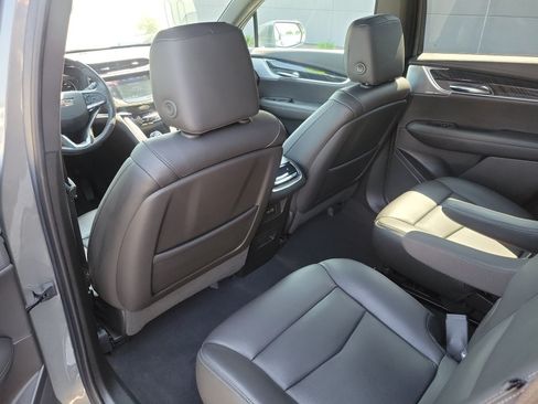 Used 2020 Cadillac XT6 Premium Luxury FWD image 30