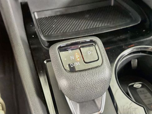 Used 2023 Nissan Rogue SV FWD image 24