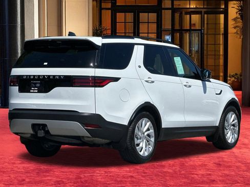 Used 2025 Land Rover Discovery S AWD/4WD image 8